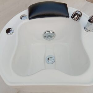 White colour pedicure tub